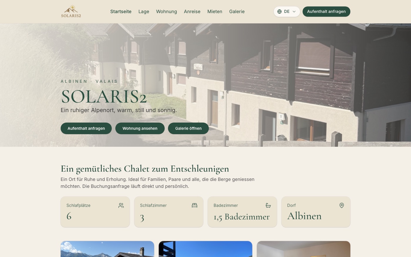 Screenshot der Solaris2-Website: Hero mit Chalet-Foto in Albinen, Belegungs-Kennzahlen und Galerie.